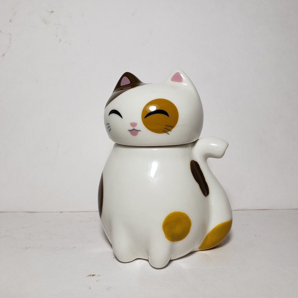 Genki Cats Porcelain Calico Sauce Dispenser 4oz 3.5in Soy Sauce Vinegar Pour Lid